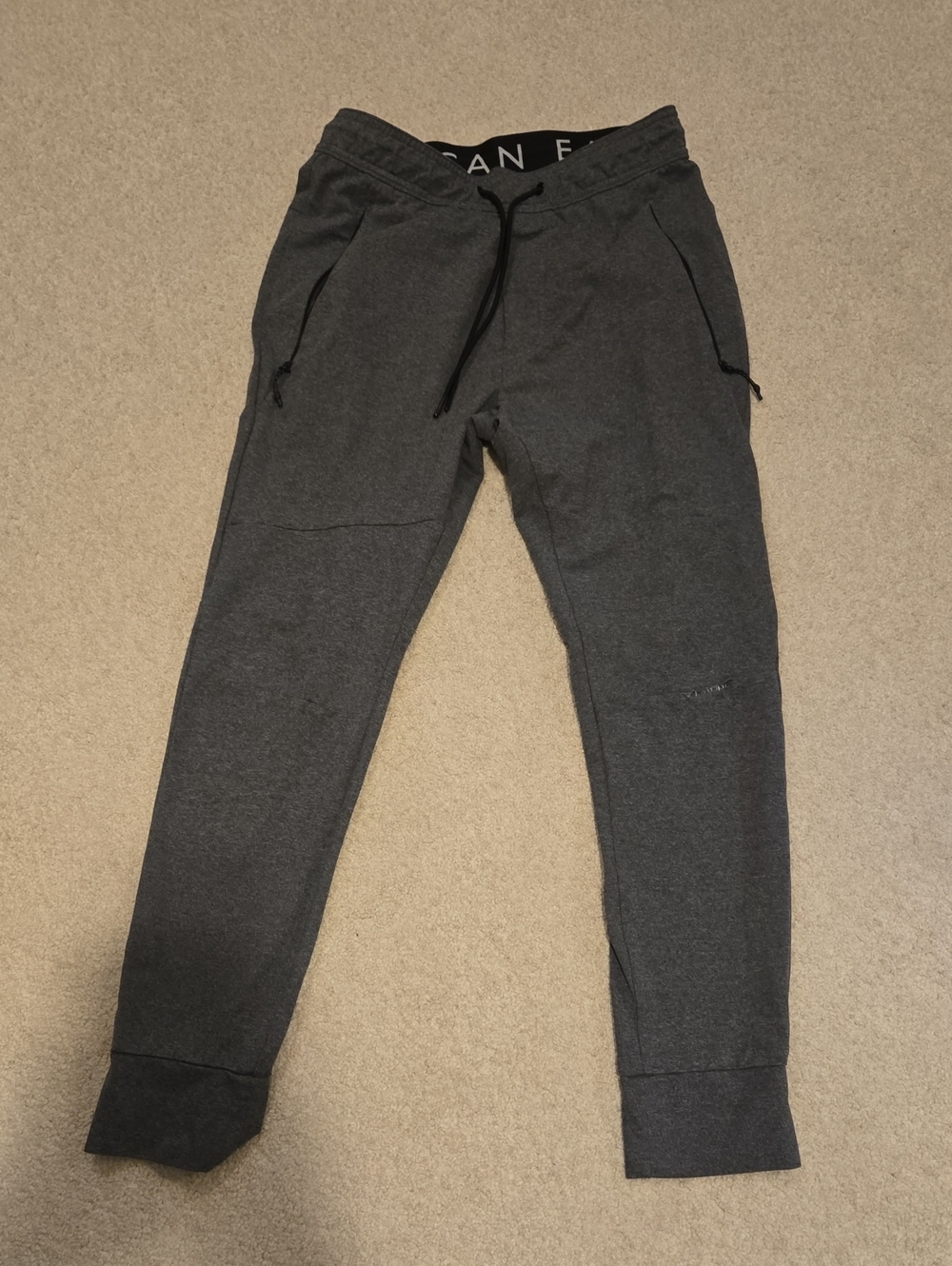 American Eagle Mens Small Gray Joggers With Pockets. Small Tear On Left Knee